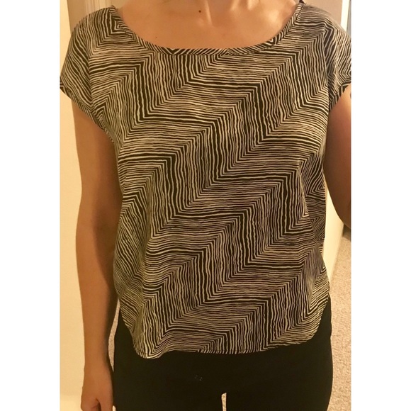 Backless/Reversible Crop Top - Picture 5 of 5